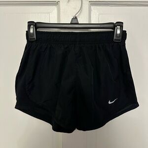 Nike Black Athletic Shorts Moisture-Wicking Design